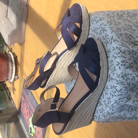 American eagle wedges blue size 12 - Picture 2 of 7